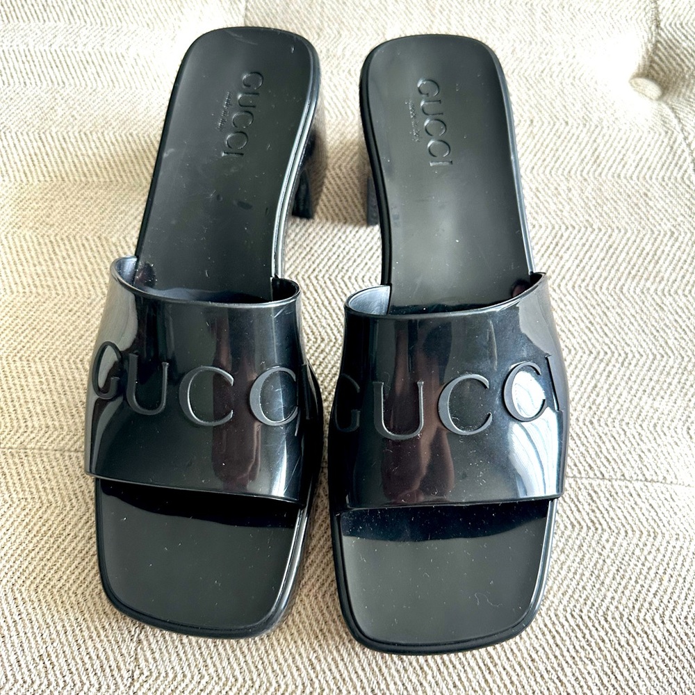 Gucci Rubber Sandals size 37